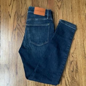 Lucky brand blue jeans size 6/28